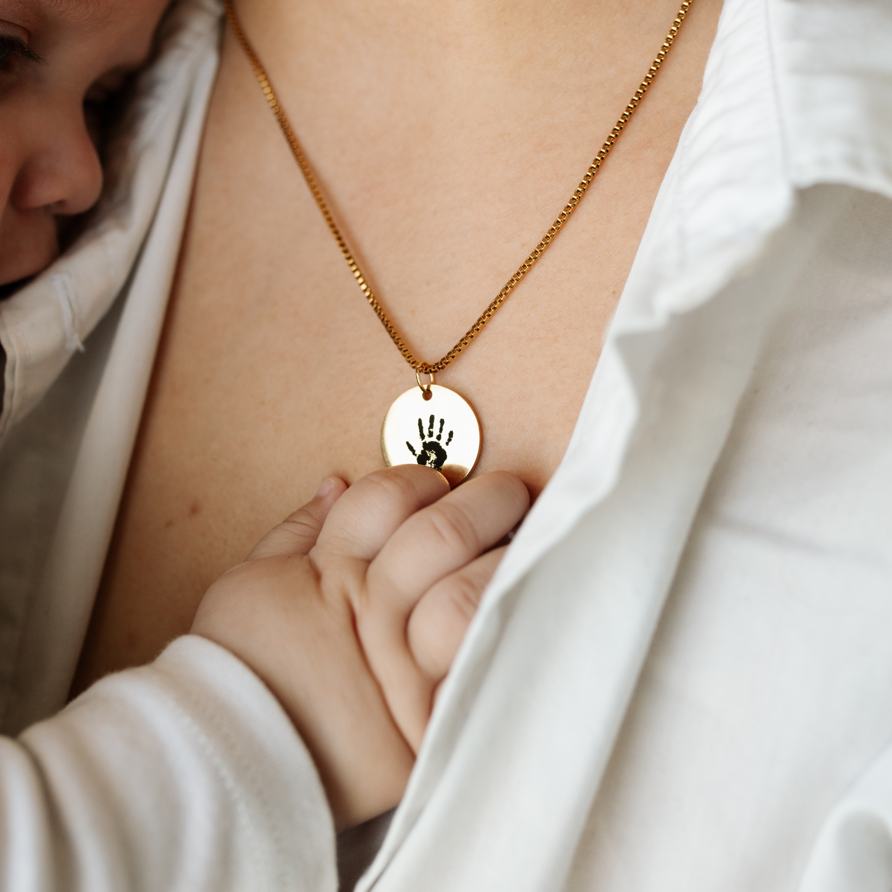 Colar Personalizado - Mão