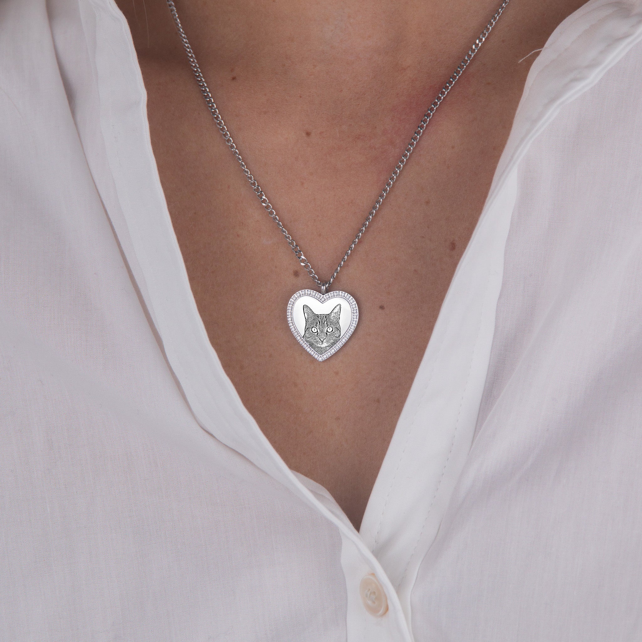 Silver zirconia heart necklace pet outline flat lay – personalized jewelry VECINO
